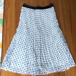 WD.NY white/black polka dot pleaded skirt with inner lining in size M